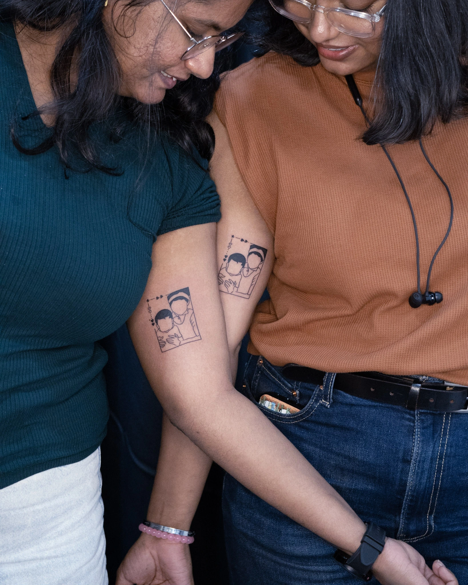 Twin Tattoos for Siblings, Best Friends & Family. Remark Your Bond